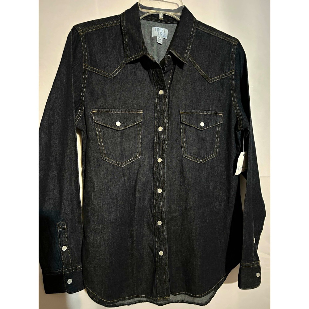 Time and Tru Women's Blue Denim Long Sleeve Button-Up Shirt Small
